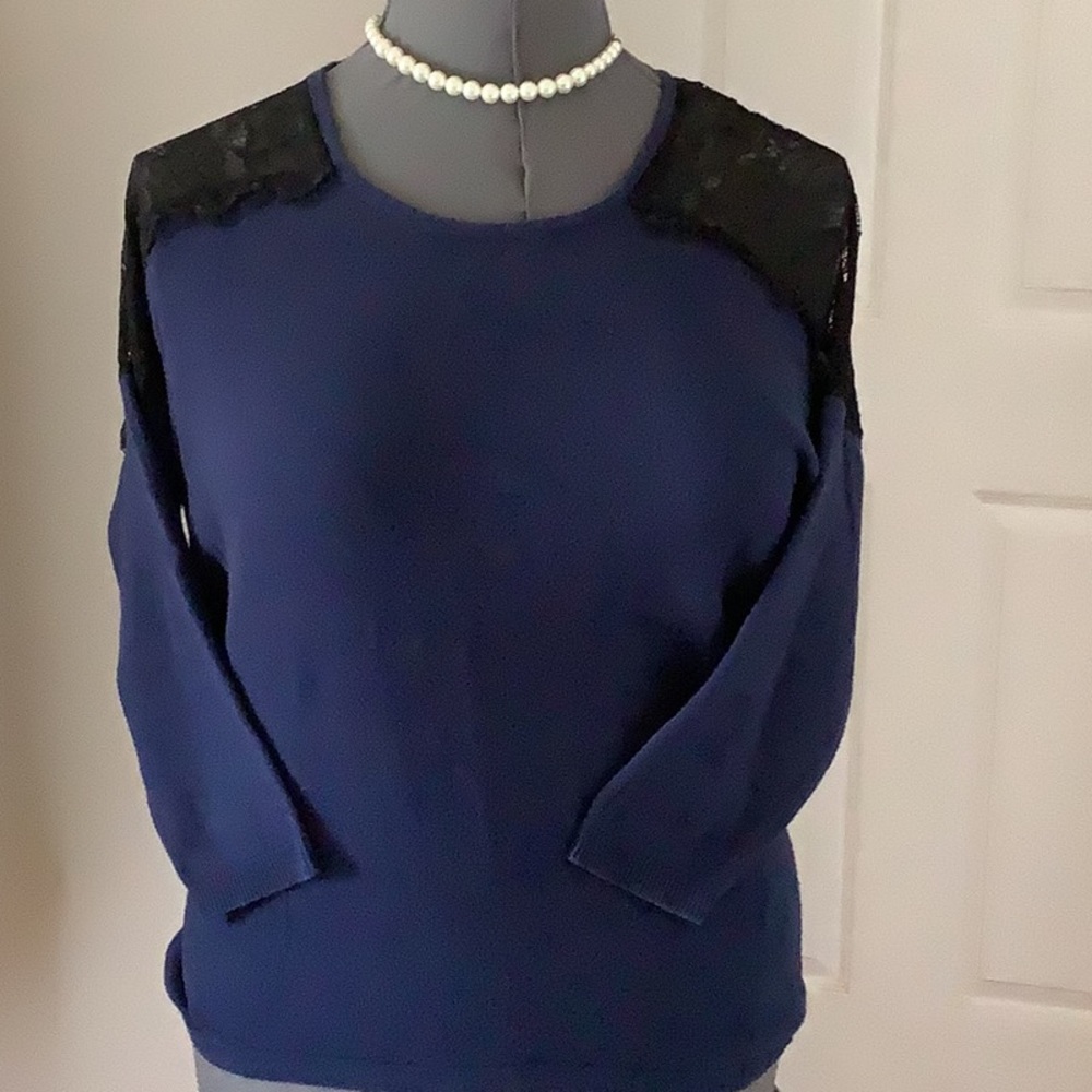 Lauren Conrad women’s sweater